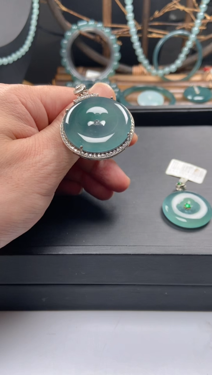 【闪购商品】翡翠吊坠(不含链)银S925镶嵌平安扣