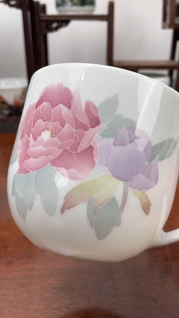 【闪购商品】1釉下彩高温手绘 贵妃杯  微瑕