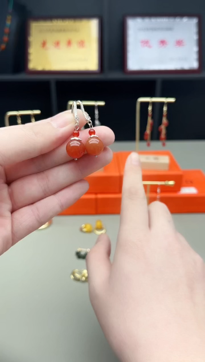 未镶嵌耳钉玛瑙/玉髓408