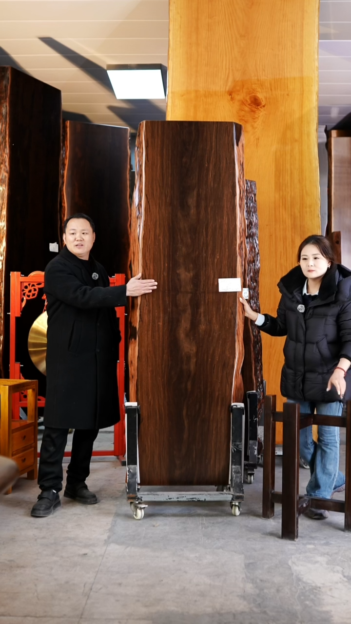 AD-556大叶紫檀210*65*8.5加黑三角支架*2