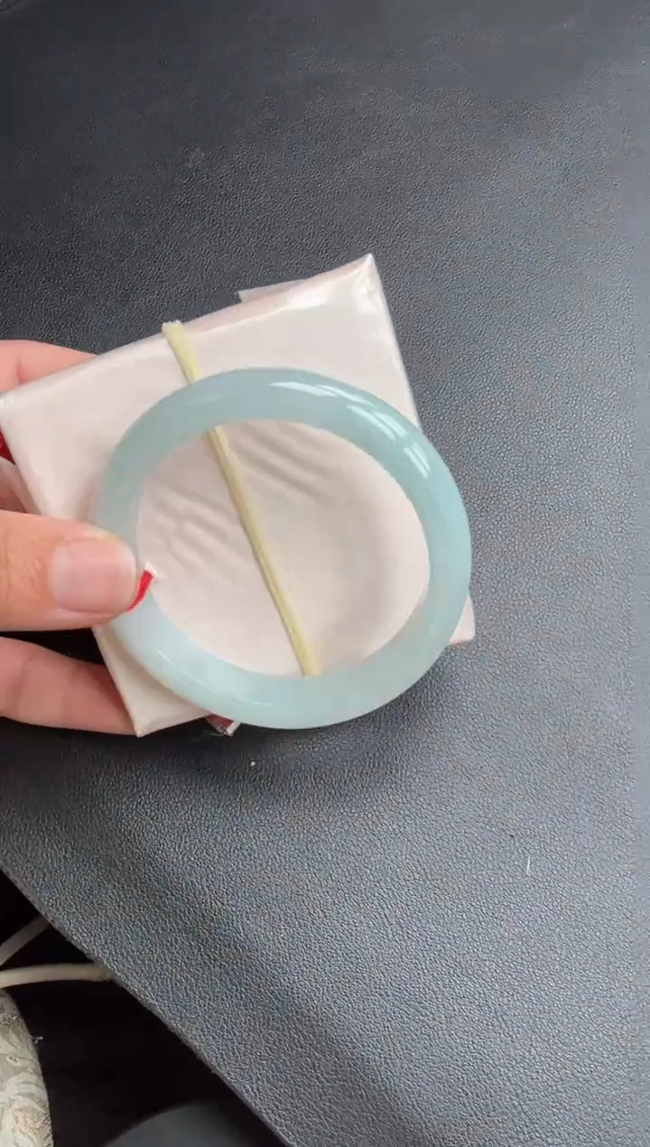 未镶嵌手镯翡翠多人