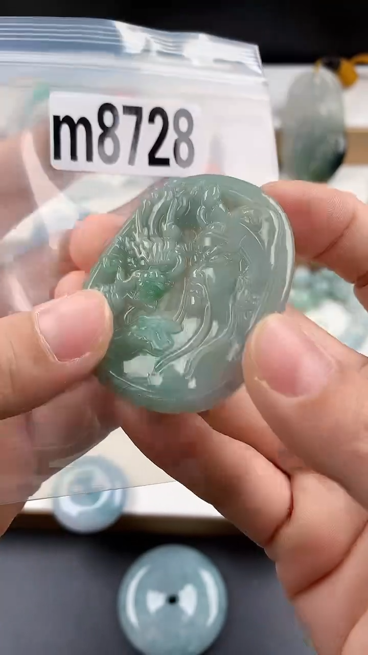颈饰未镶嵌翡翠天然翡翠吊坠挂件