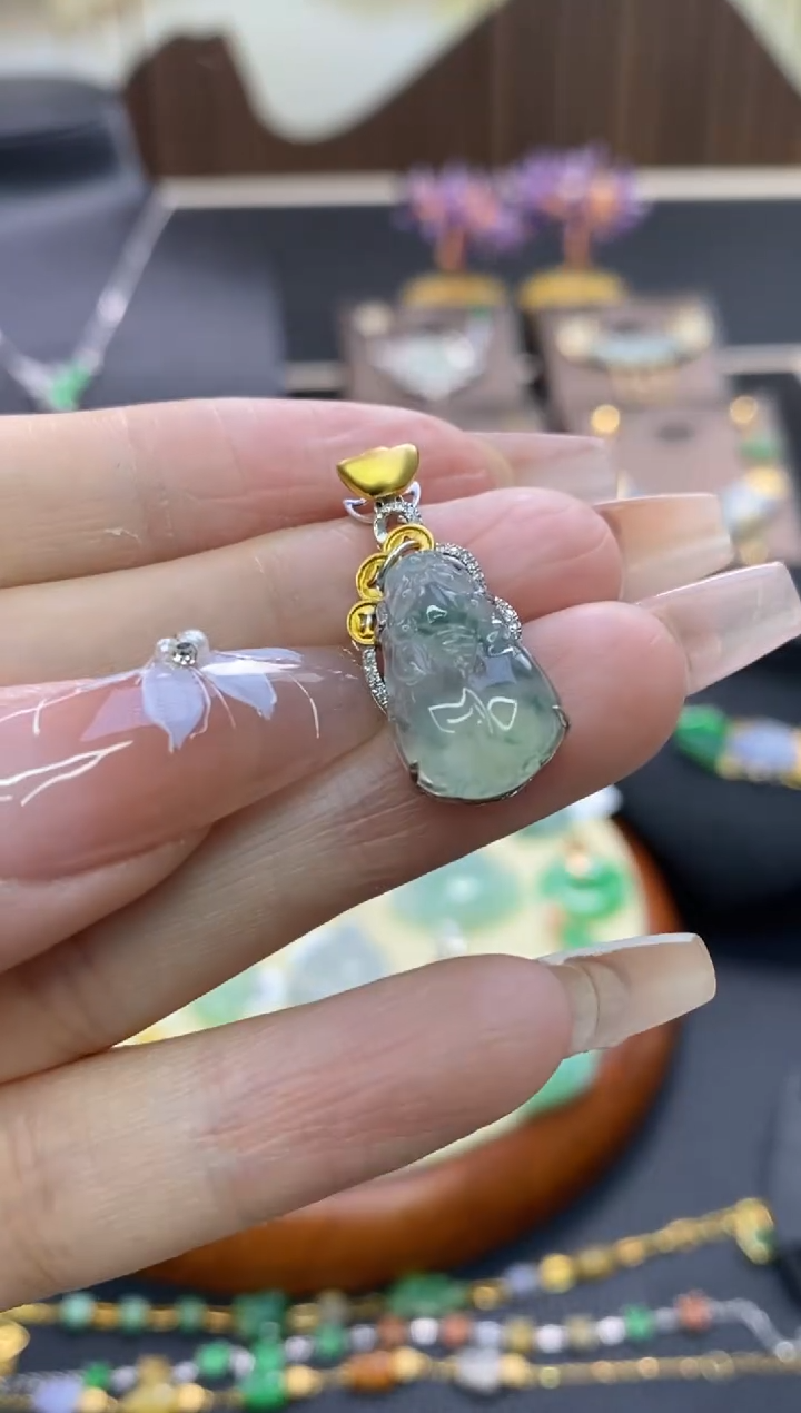 【闪购商品】翡翠颈饰18K金镶嵌净货15884