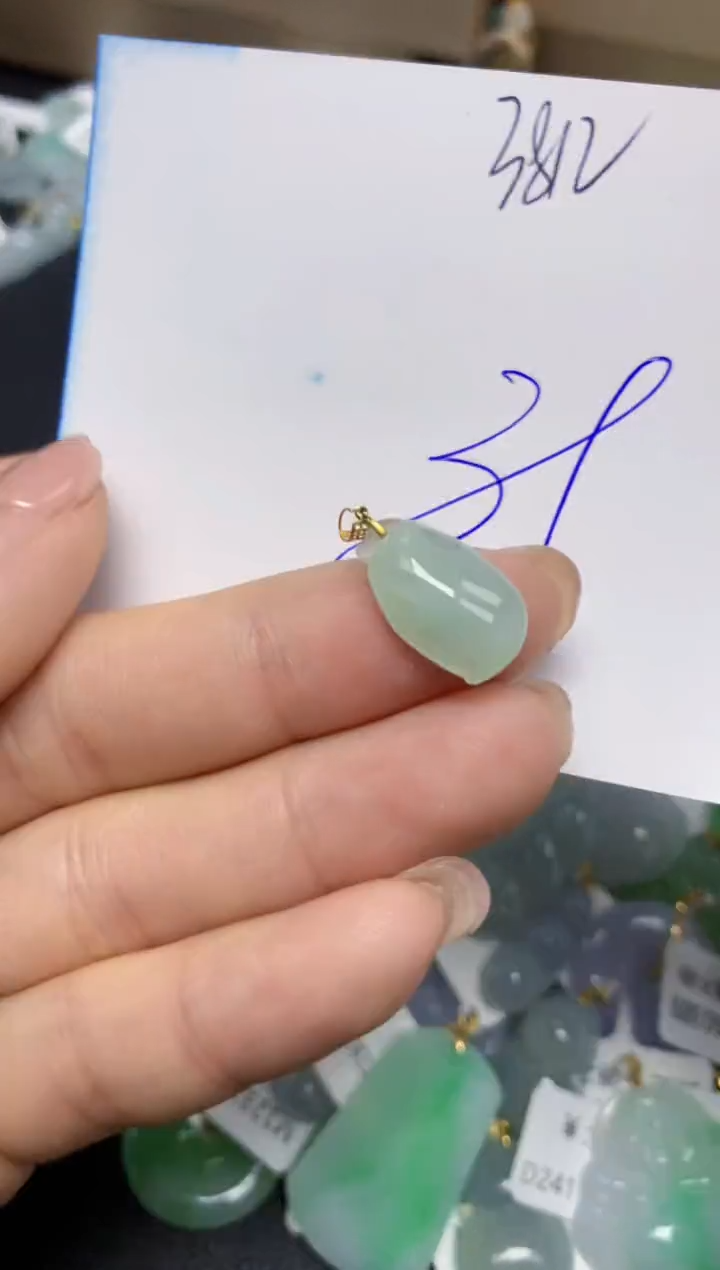 【闪购商品】翡翠挂件18K金镶嵌 天然翡翠A货