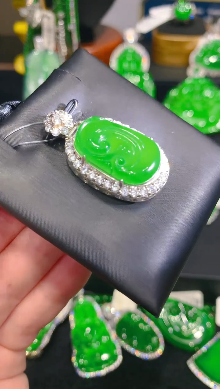 【闪购商品】翡翠颈饰银S925镶嵌35一季
