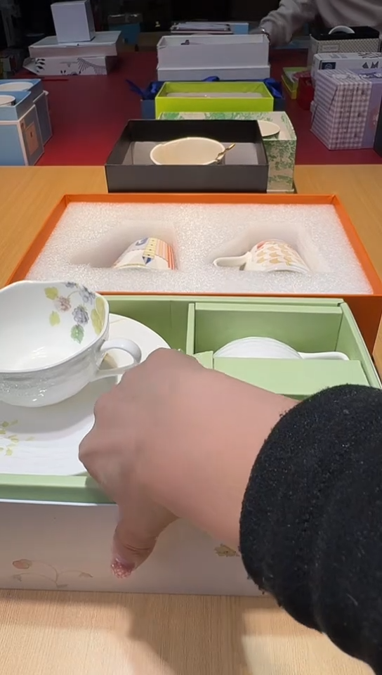 瓷片生活的本意是开心啊@@1