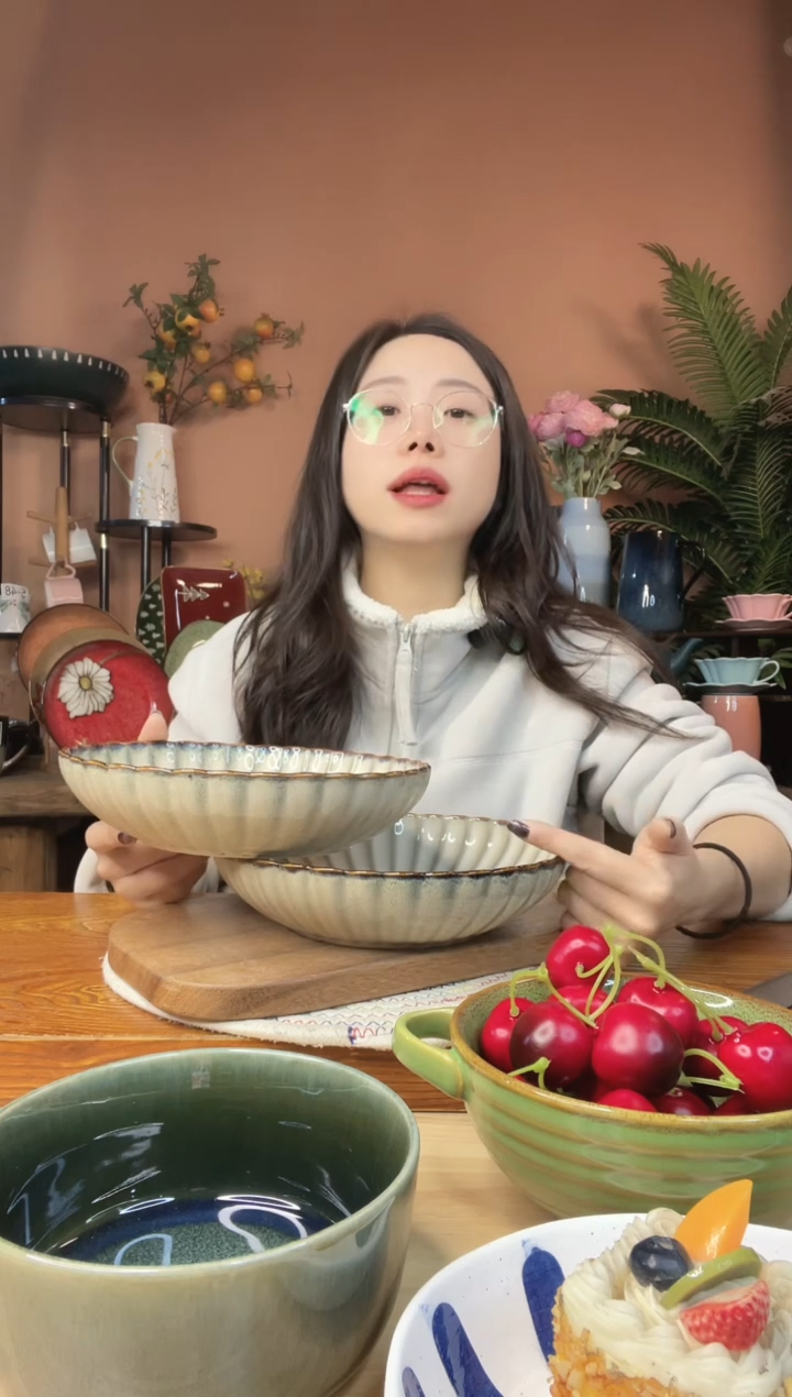 陶瓷8.5英寸天幕菊深盘 2件 微瑕疵