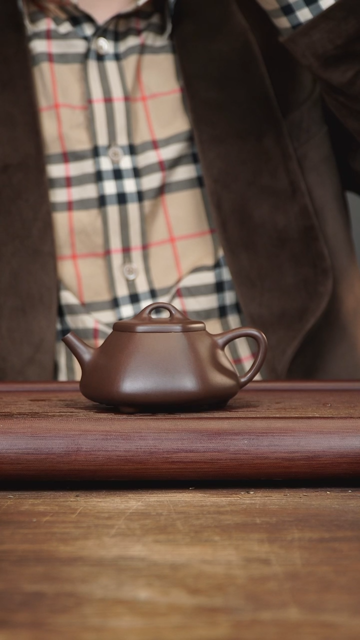 【闪购商品】紫砂茶壶190ml 六方石瓢 脂紫泥