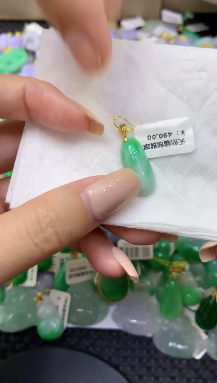 颈饰未镶嵌翡翠天然缅甸翡翠A货