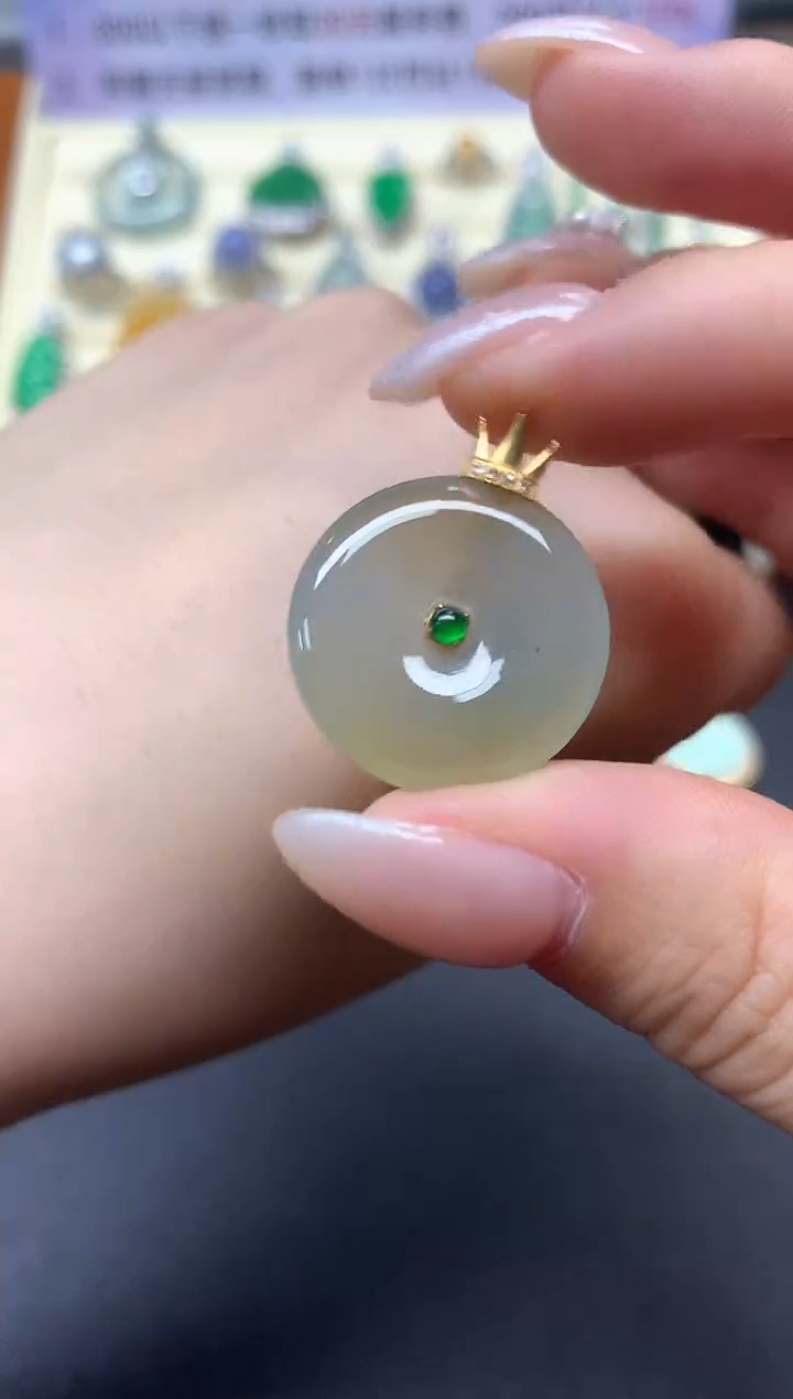 【闪购商品】翡翠吊坠(不含链)18K金镶嵌吊坠|800+80