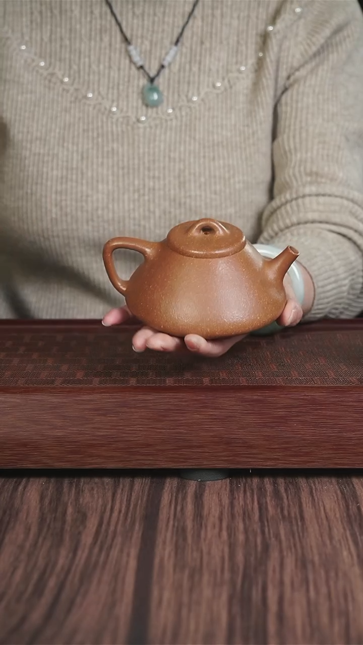 【闪购商品】紫砂茶壶黄降坡 子冶石瓢