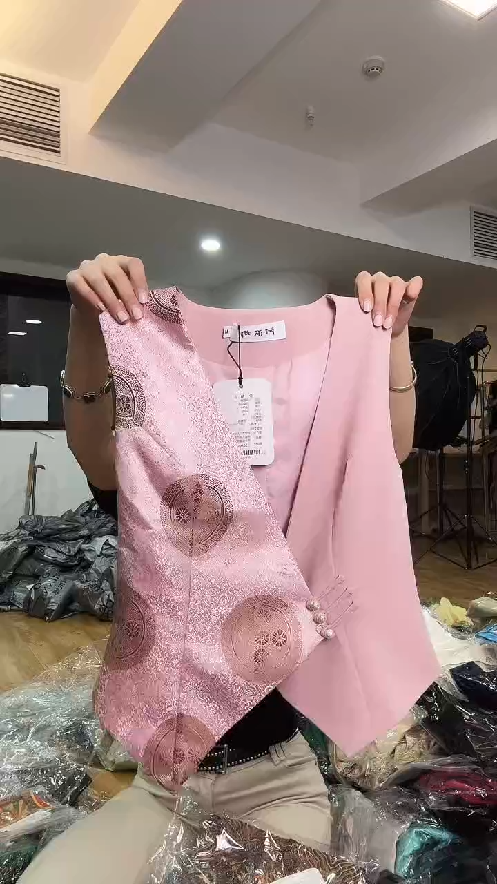 马甲       M码       80-110斤