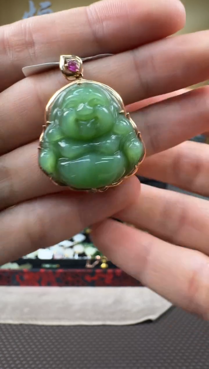 和田玉18K金镶嵌颈饰挂件