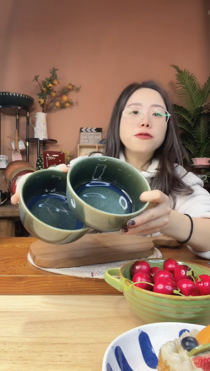 陶瓷5.7英寸翠绿色碗 2件 微瑕疵