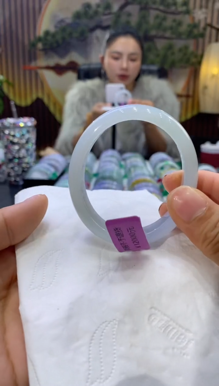 【闪购商品】翡翠手镯未镶嵌多人004597