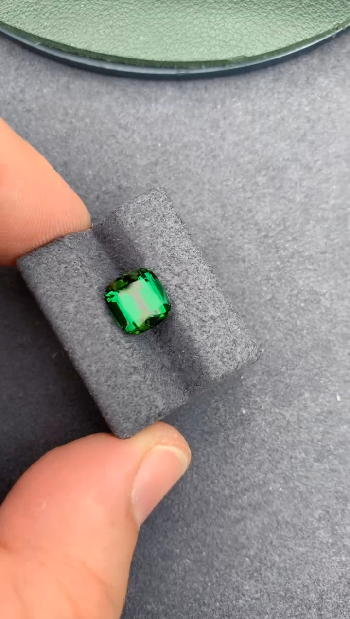 【闪购商品】碧玺裸石未镶嵌3.1ct绿碧玺