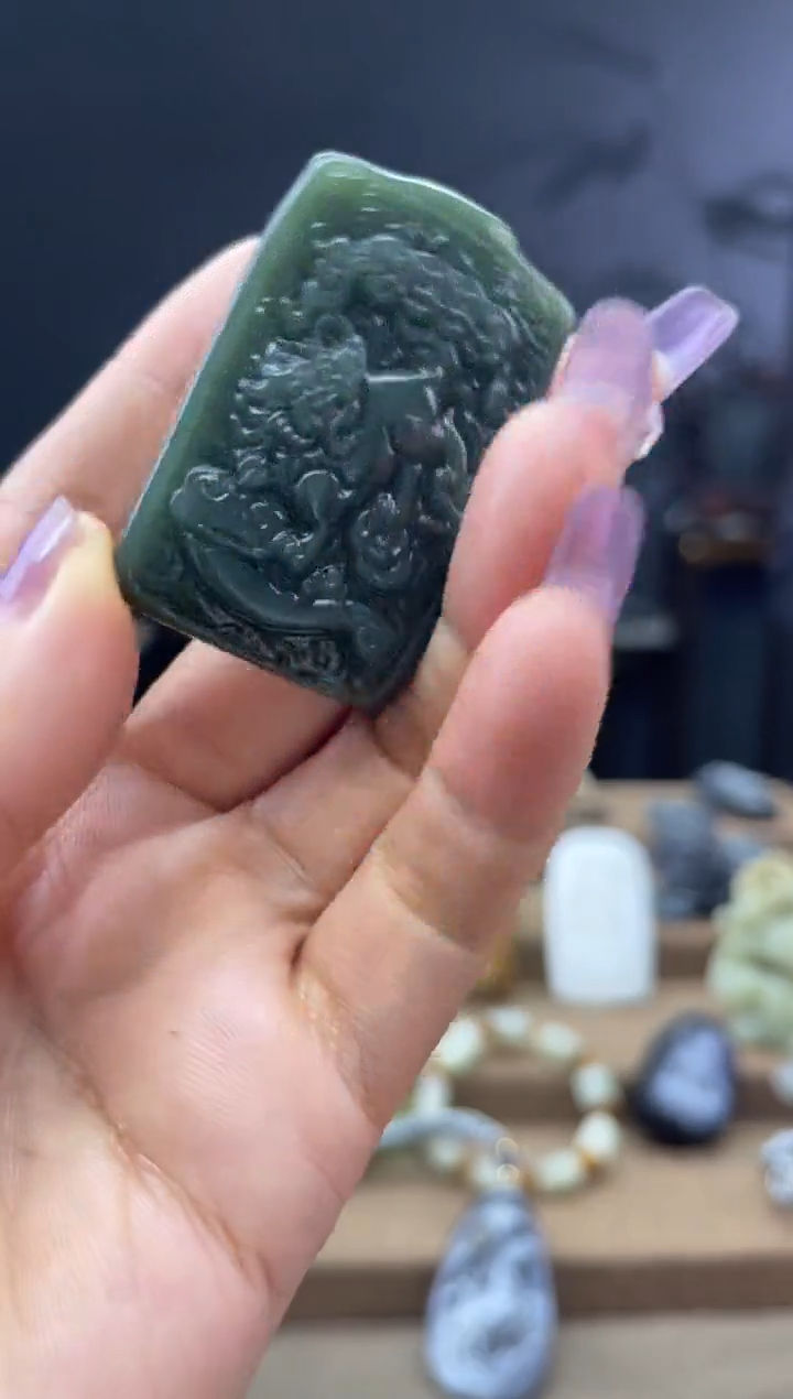 颈饰未镶嵌和田玉1