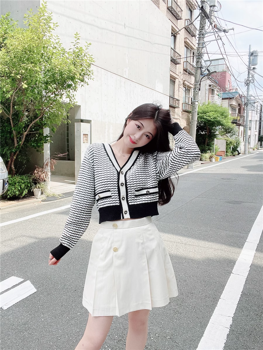 【FaFa】日系品牌 DC 复古花朵纽扣小香风针织开衫770004564067