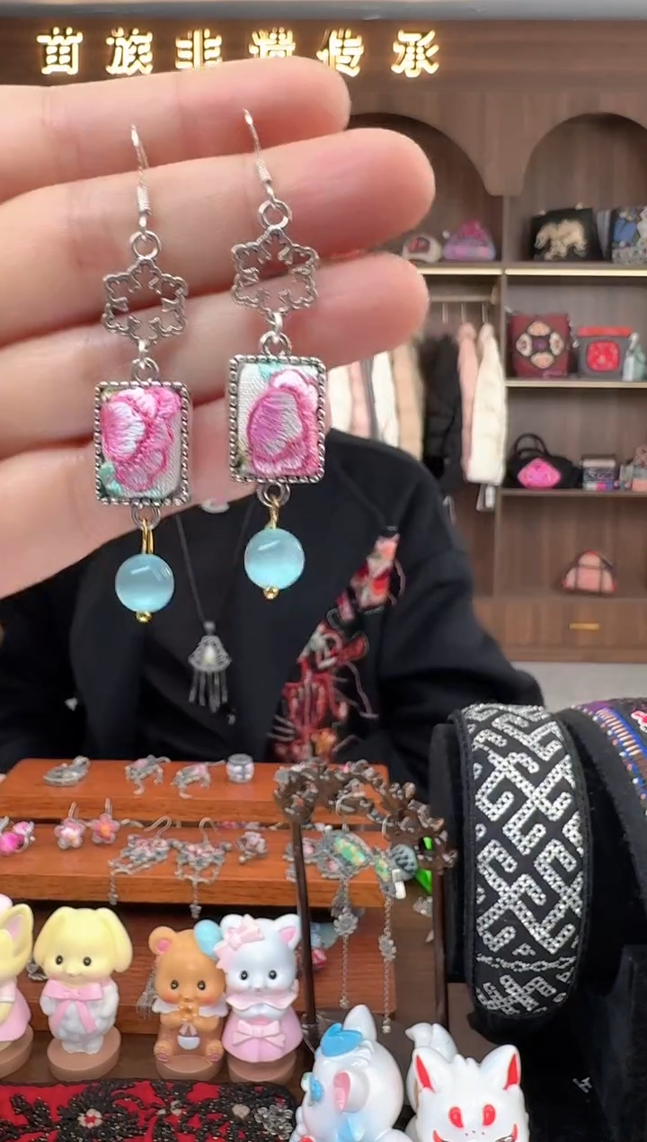 【闪购商品】织绣扶光苗绣传承159