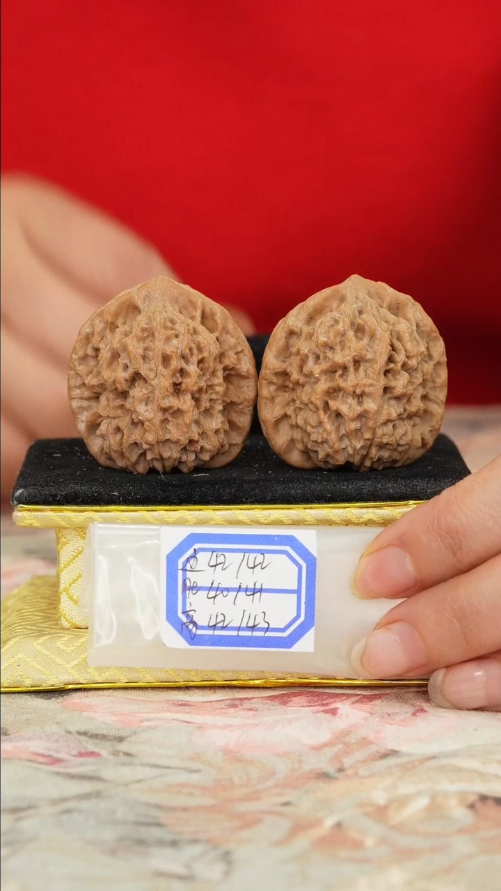 【闪购商品】文玩核桃把件非嫁接马老四