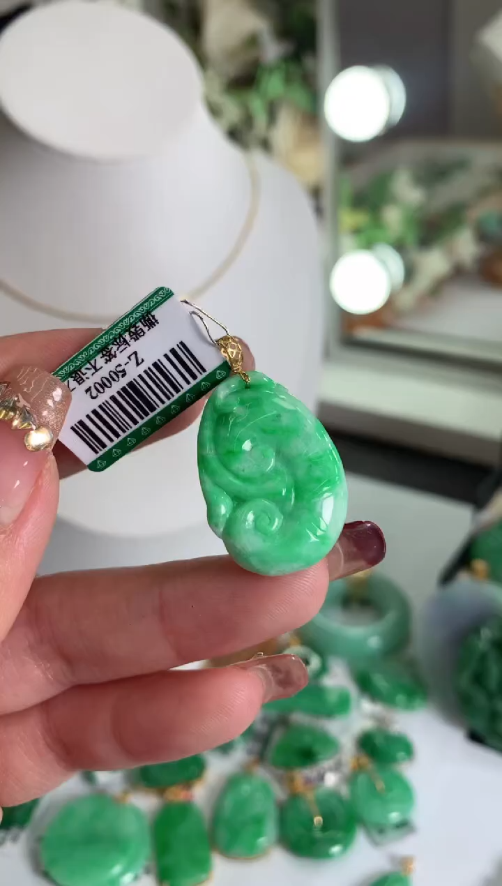 【闪购商品】翡翠颈饰18K金镶嵌挂件