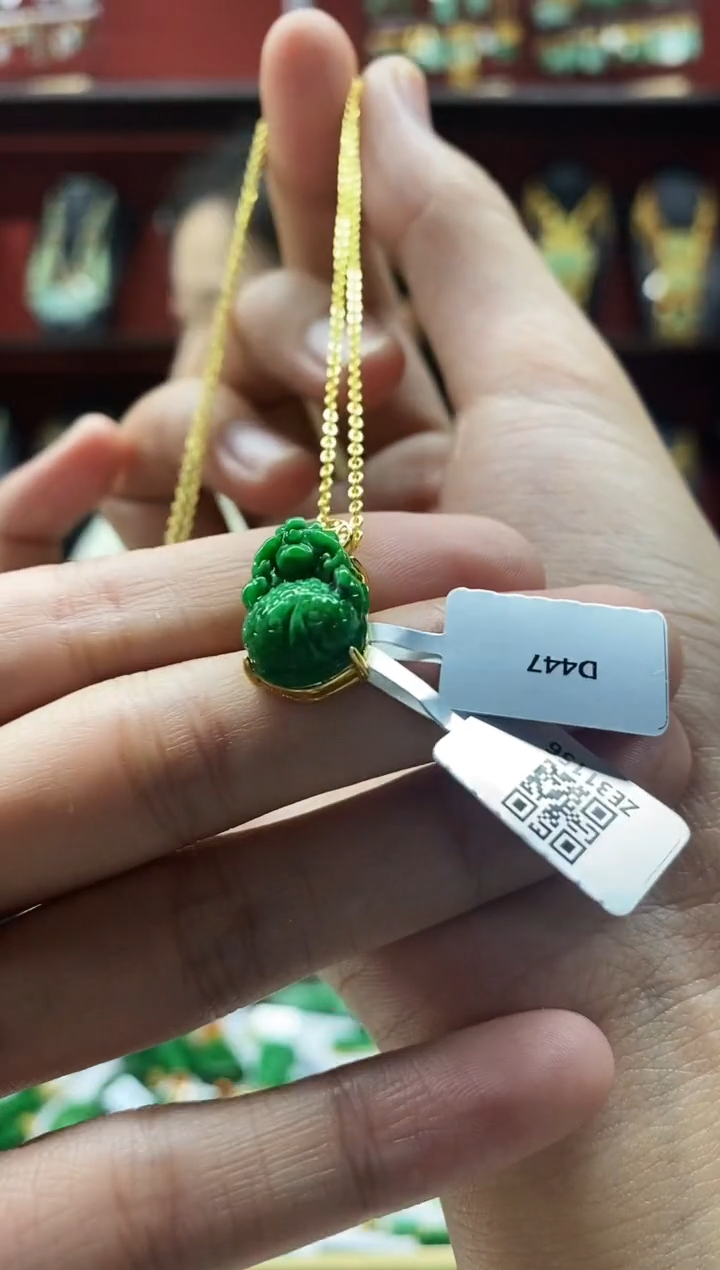 颈饰未镶嵌翡翠吊坠