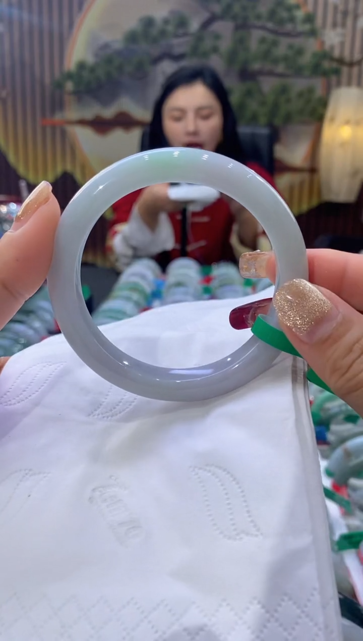 【闪购商品】翡翠手镯未镶嵌多人09015