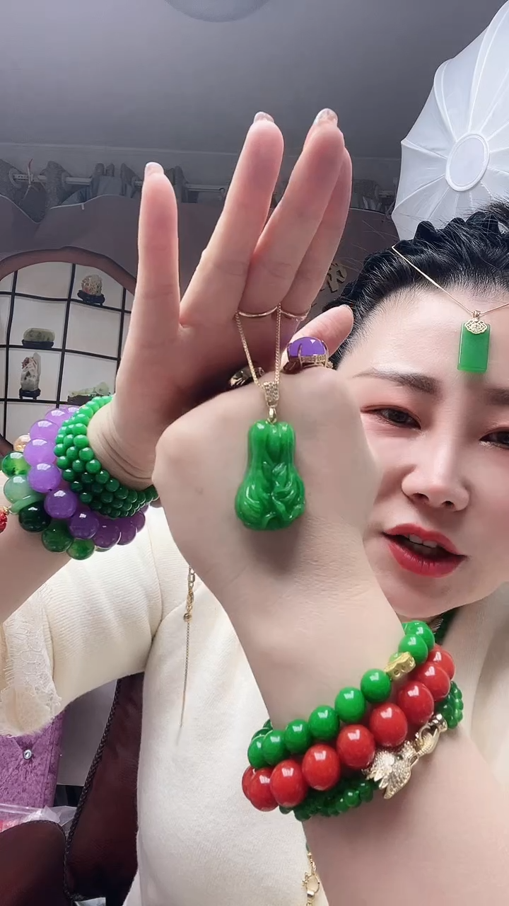 【闪购商品】翡翠颈饰14K金镶嵌白菜吊坠