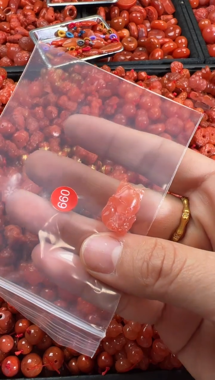 【闪购商品】南红玛瑙颈饰未镶嵌1