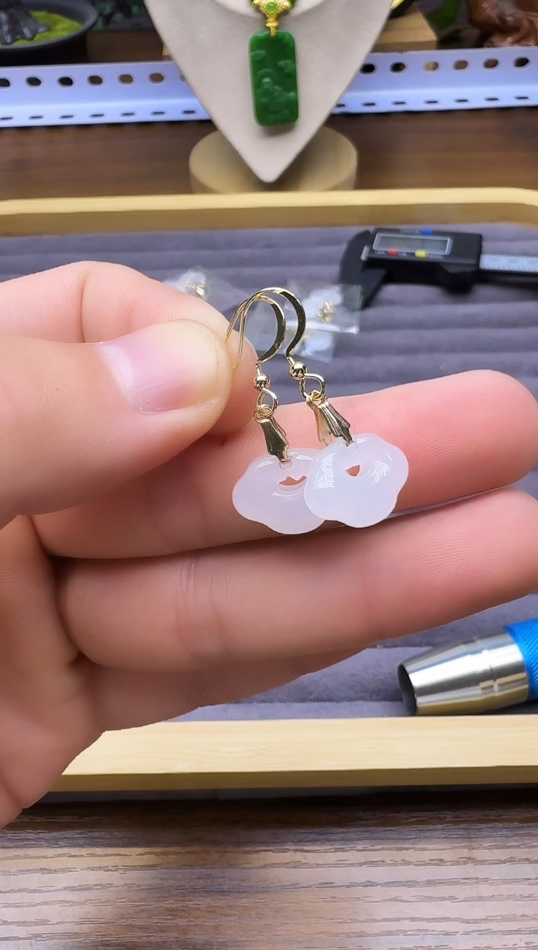 14K金镶嵌和田玉耳饰QL04     