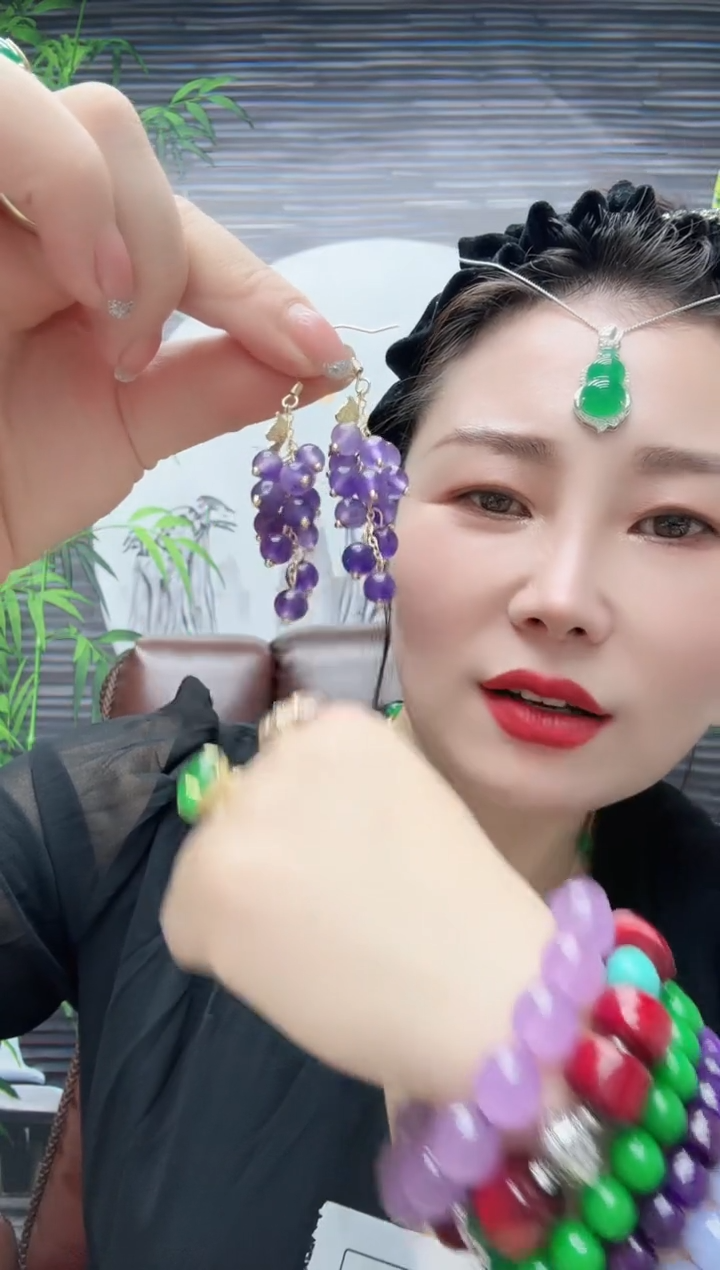 高货葡萄硕果累累耳坠