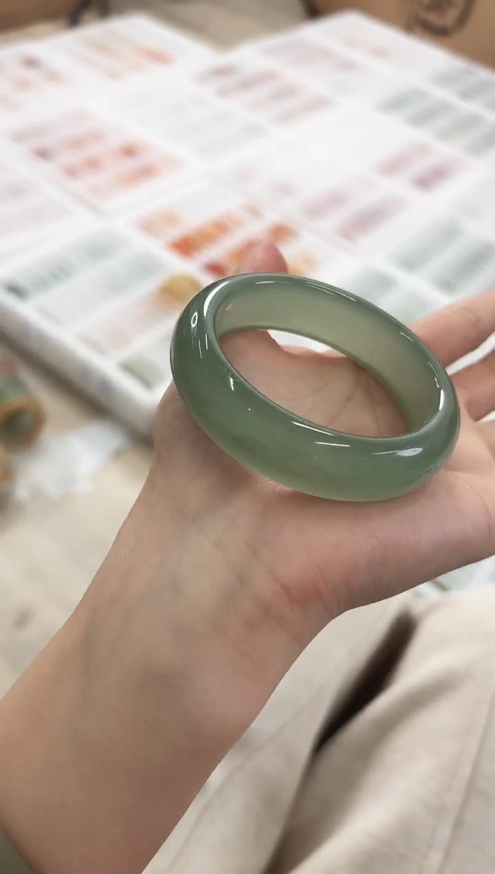 未镶嵌手镯石英质玉37-53D