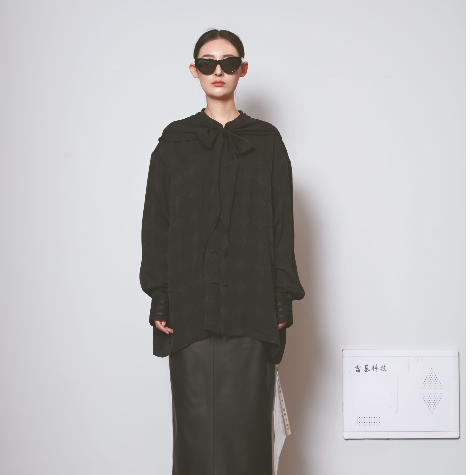 ELVIS.CHEUNG真丝圆点提花连帽绑带衬衫外套