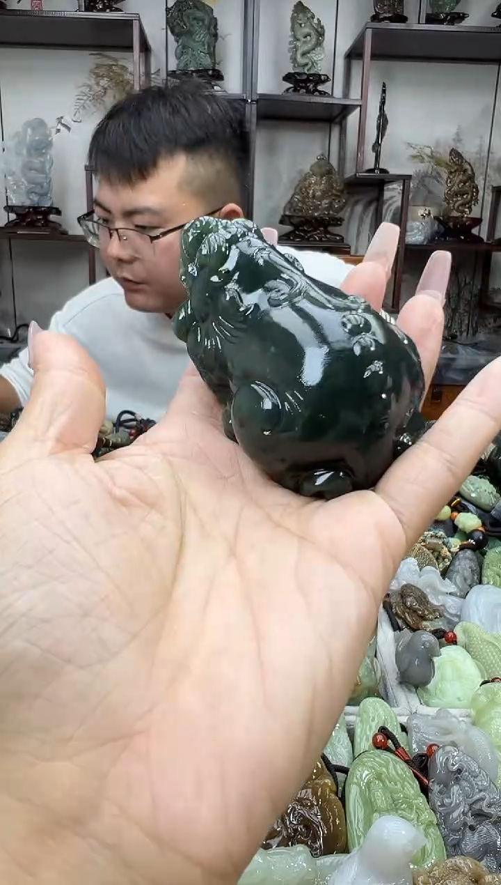 和田玉未镶嵌把件255