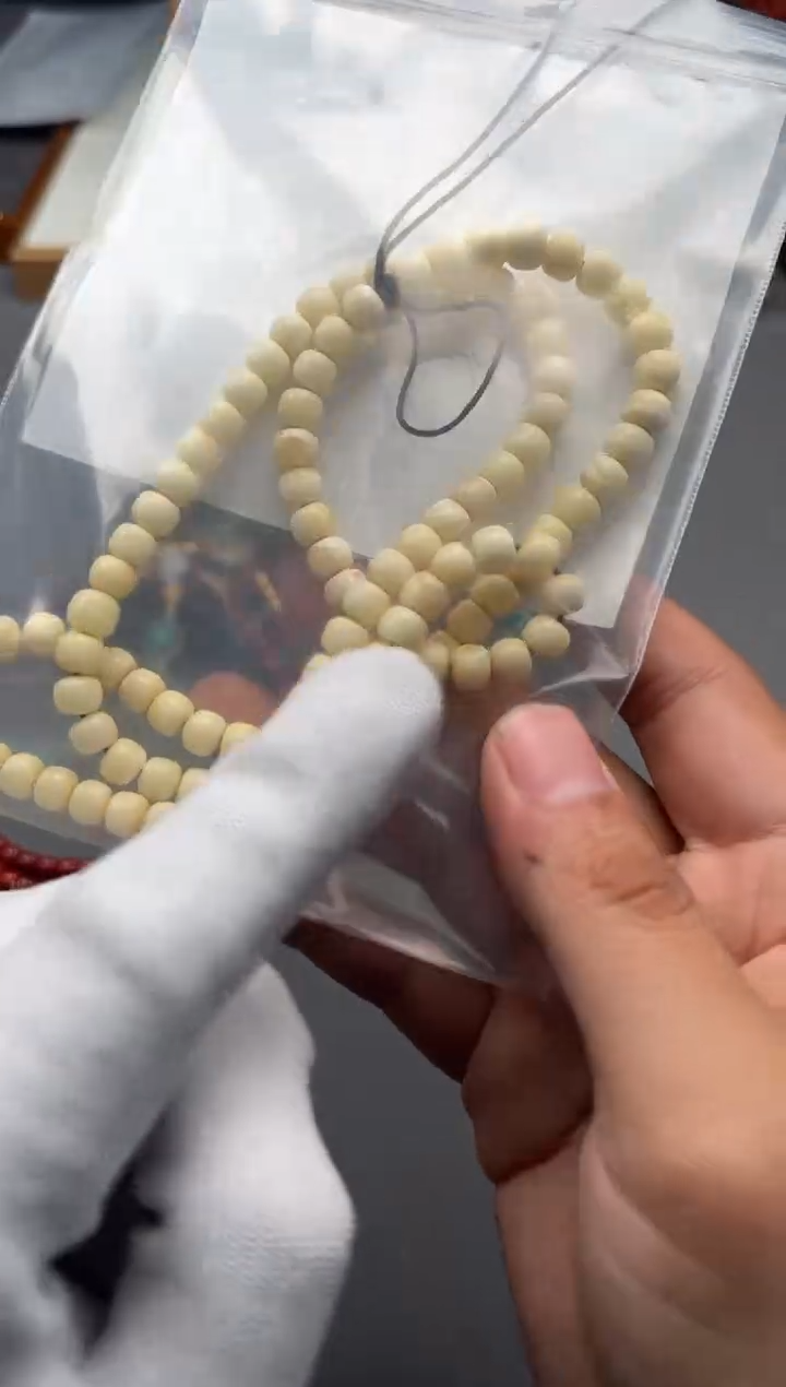 【闪购商品】蜜蜡裸石未镶嵌手串手串