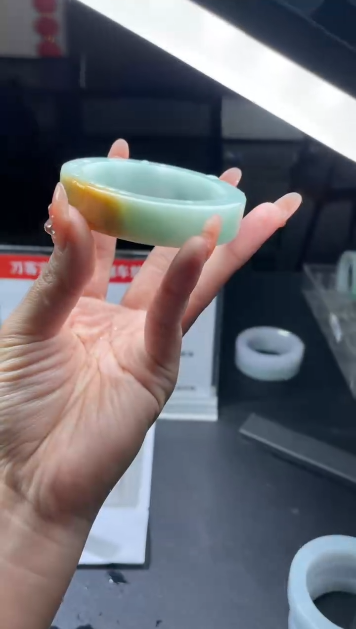 【闪购商品】定制翡翠手镯未镶嵌手镯DDH/发一件