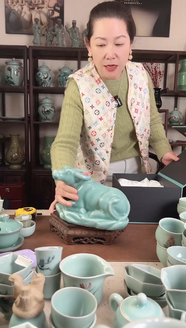 青瓷 十二生肖 牛 L