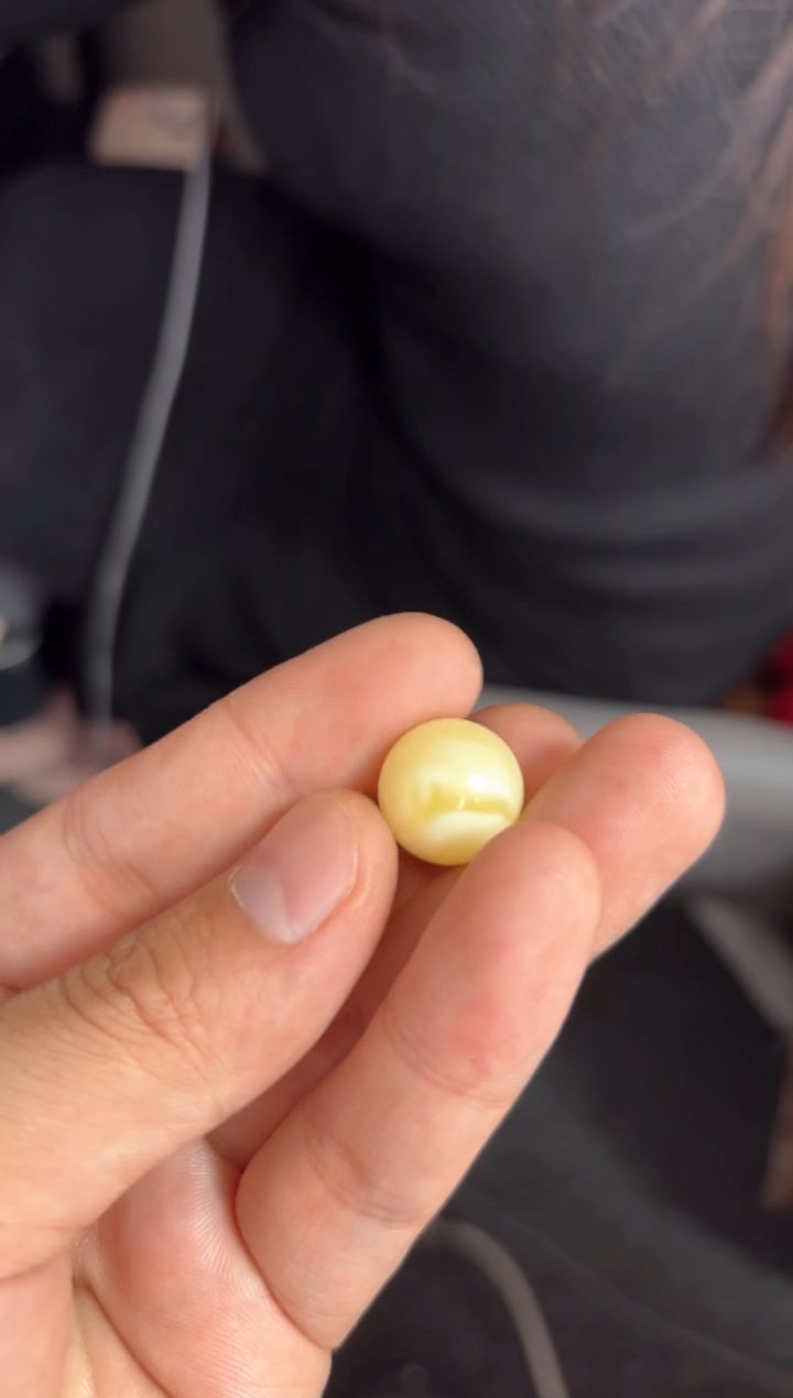 【闪购商品】蜜蜡裸石未镶嵌圆珠