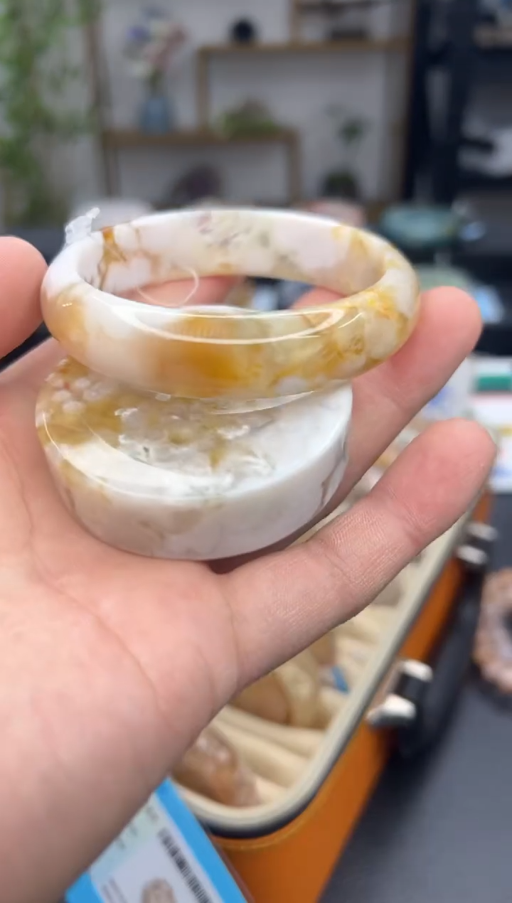 【闪购商品】石英质玉手镯未镶嵌200(60圈赠送镯心)