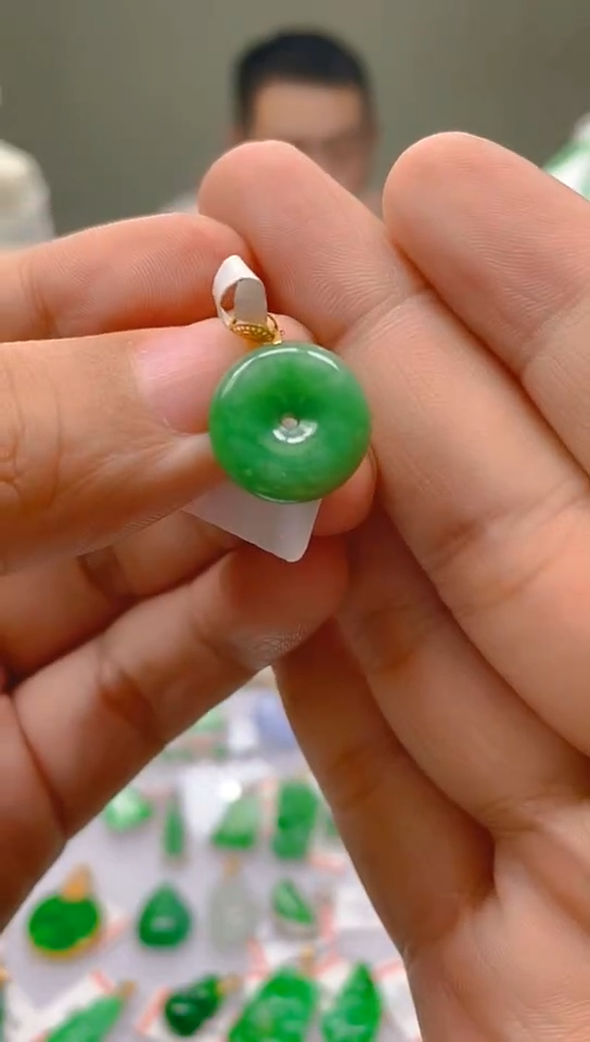 【闪购商品】翡翠颈饰18K金镶嵌 新号开播，全场乱卖