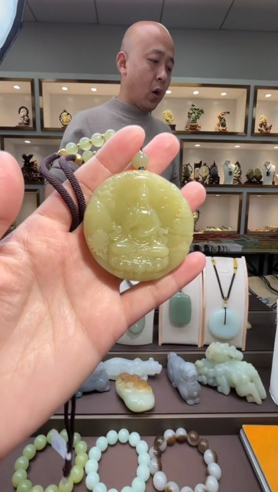 颈饰未镶嵌和田玉苏