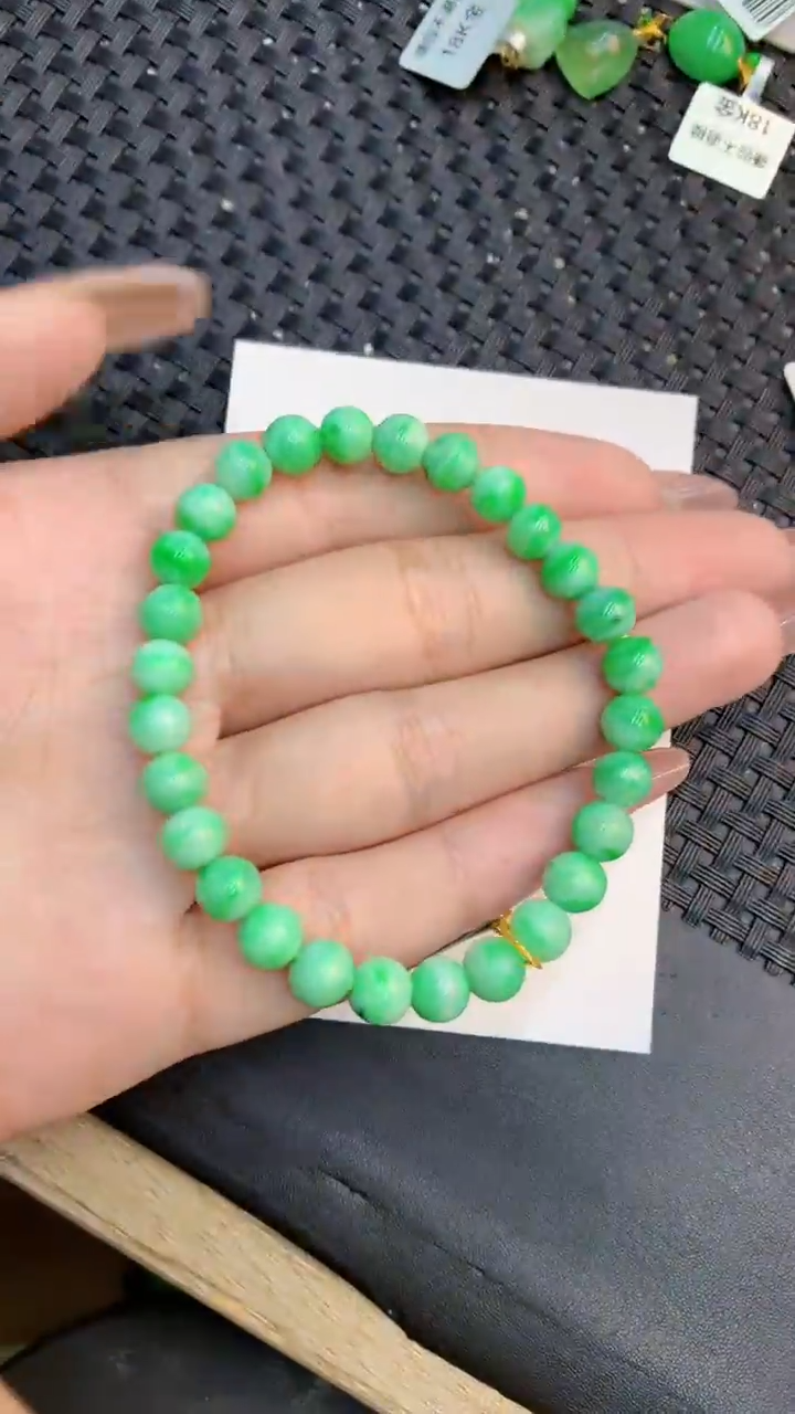 颈饰未镶嵌翡翠1