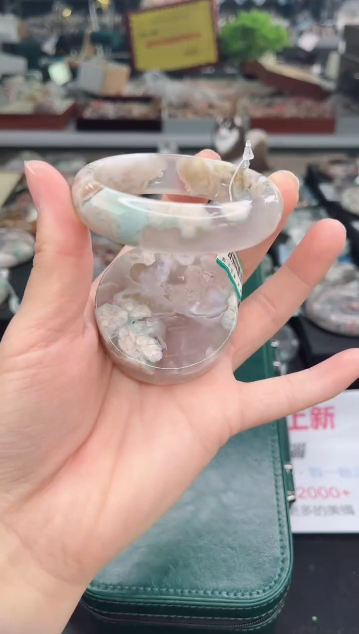 【闪购商品】石英质玉手镯未镶嵌55圈口（赠品镯心）6568151