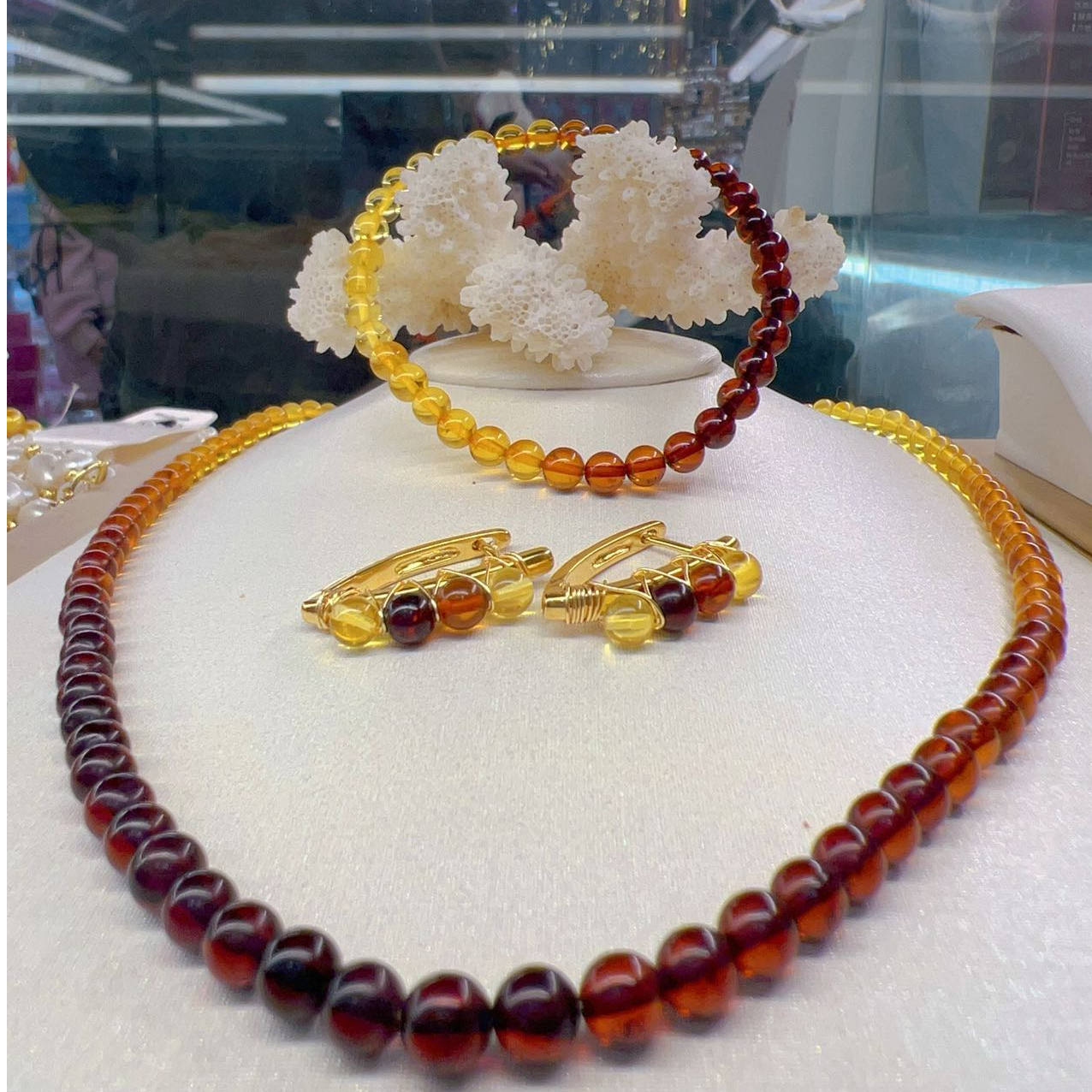 【包邮】天然琥珀项链女士挂件时尚款