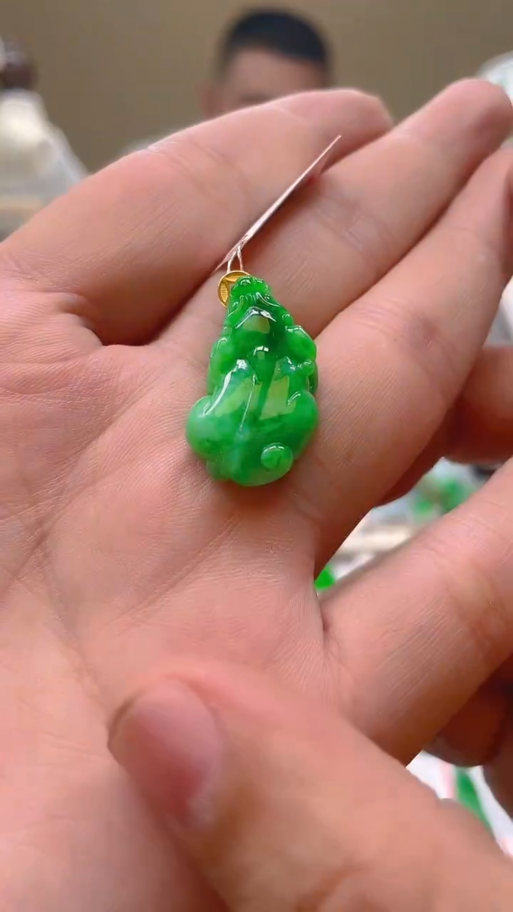 翡翠18K金镶嵌颈饰天然翡翠A货，支持复检