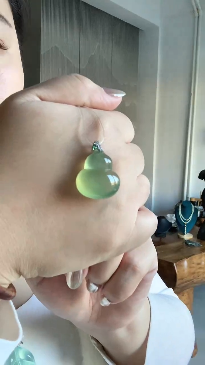 未镶嵌蛇纹石玉吊坠(不含链)葫芦