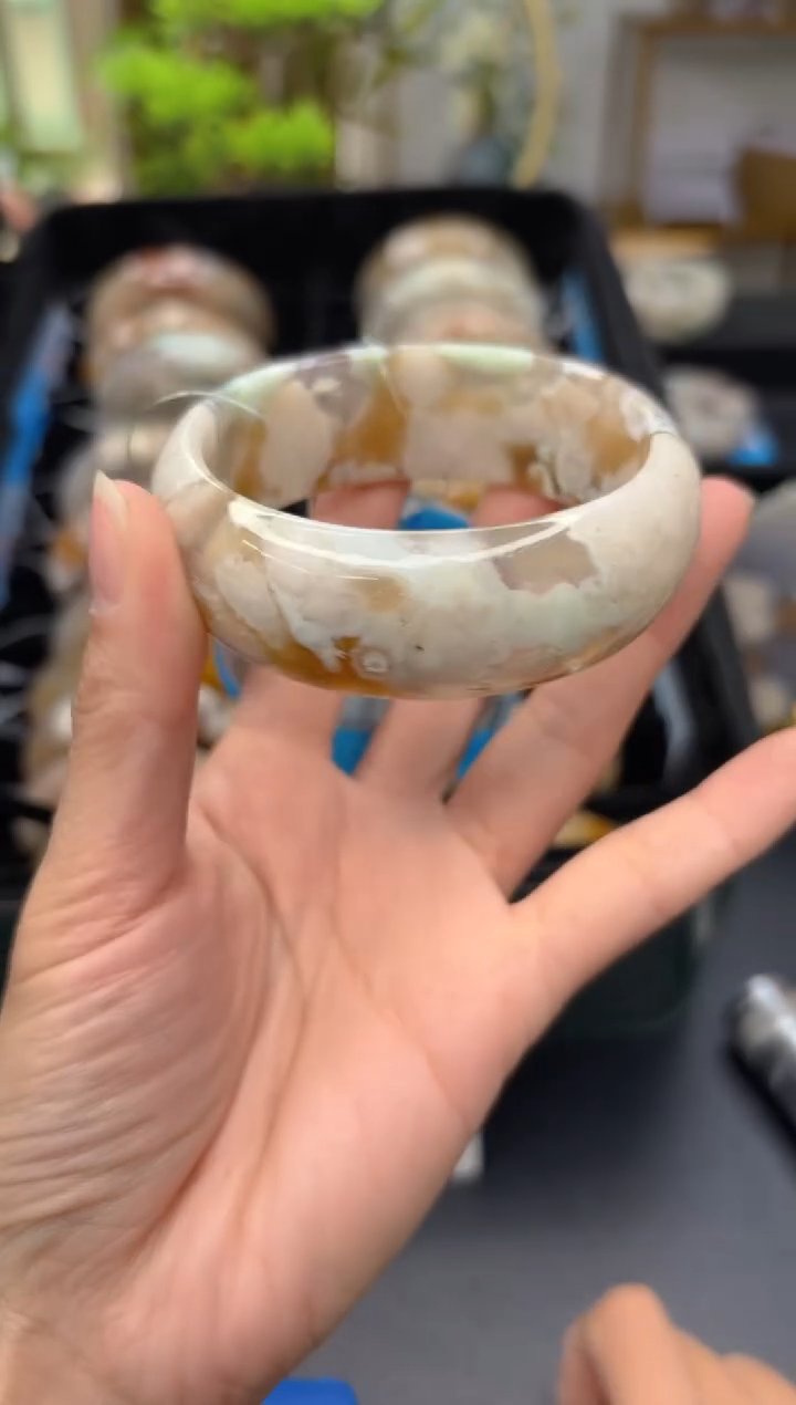 【闪购商品】石英质玉手镯未镶嵌C524(59圈)