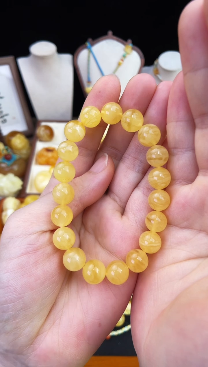 琥珀未镶嵌珠宝奇石网****行柒月