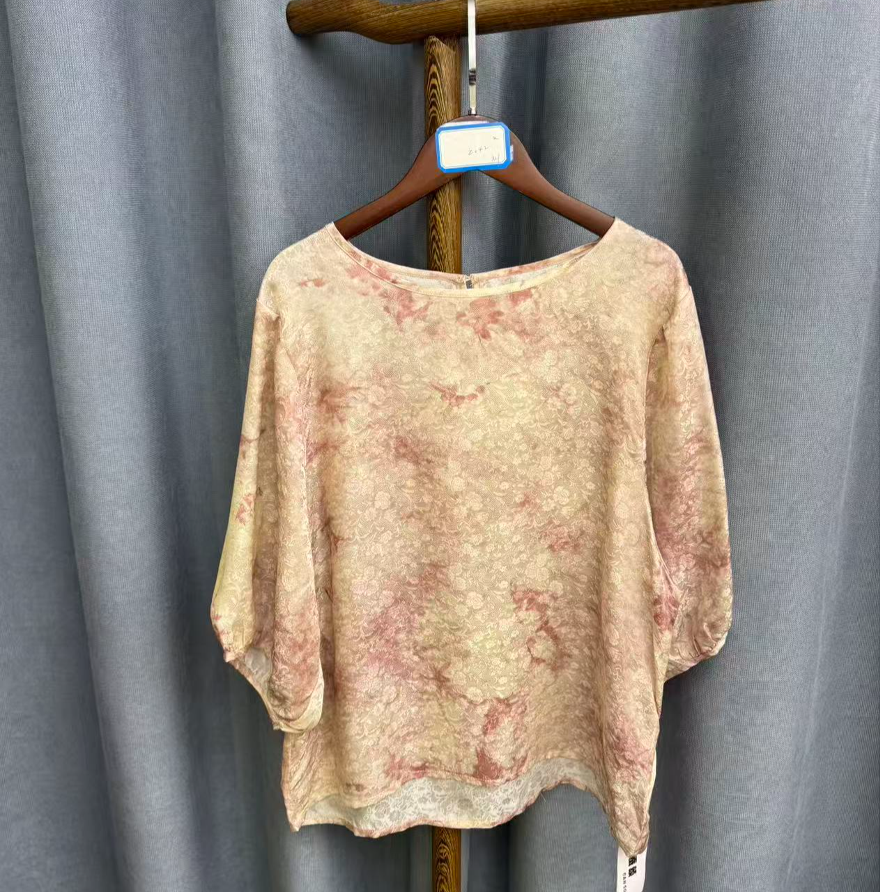 （瑕疵）秋季新款休闲时尚圆领桑蚕丝短袖上衣女Z042