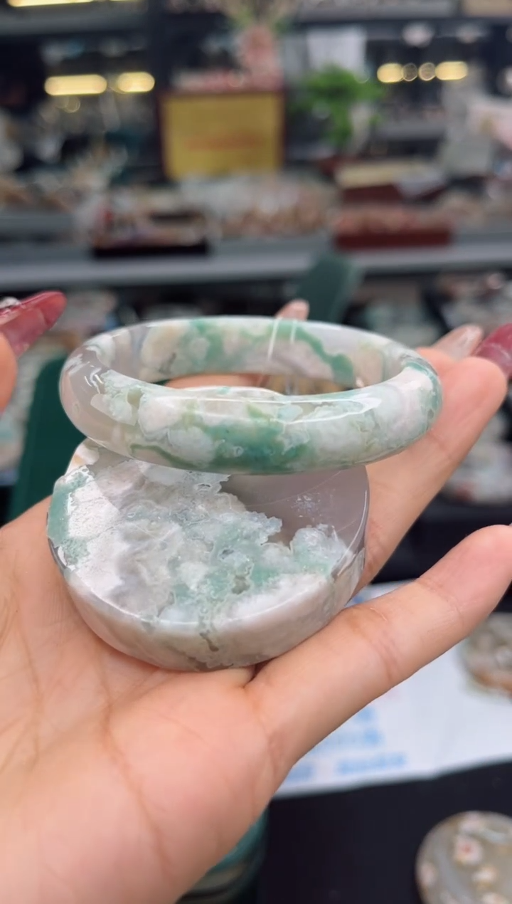 【闪购商品】石英质玉手镯未镶嵌55圈口（赠品镯心）2s996